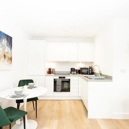 Stylish Studio Apt Overlooking Old Trafford แมนเชสเตอร์ ภายนอก รูปภาพ