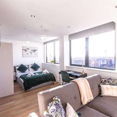 Stylish Studio Apt Overlooking Old Trafford แมนเชสเตอร์ ภายนอก รูปภาพ