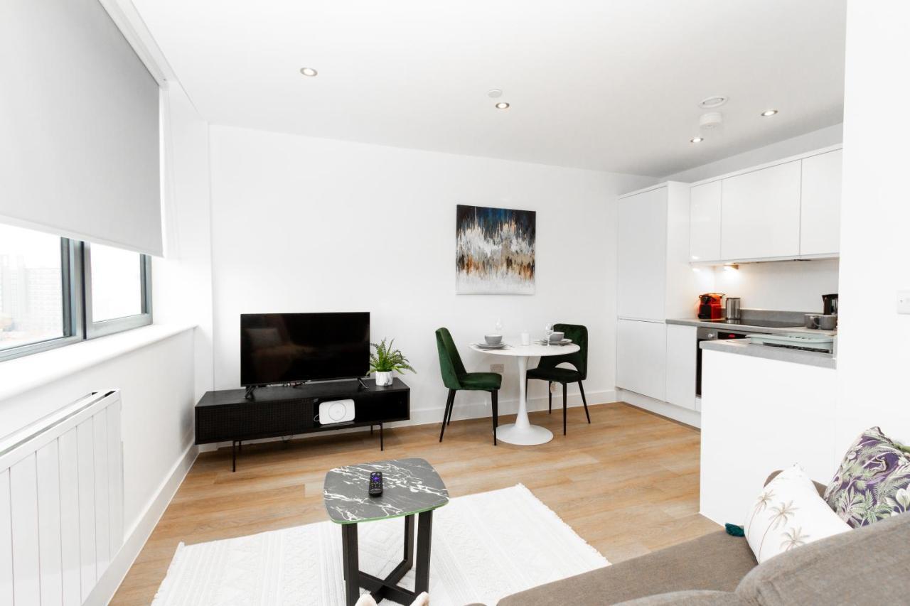 Stylish Studio Apt Overlooking Old Trafford แมนเชสเตอร์ ภายนอก รูปภาพ