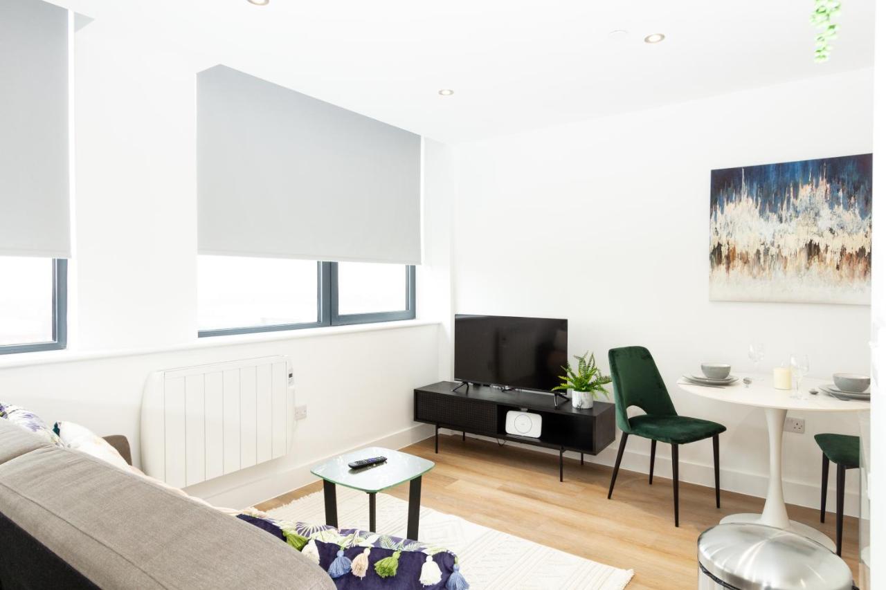 Stylish Studio Apt Overlooking Old Trafford แมนเชสเตอร์ ภายนอก รูปภาพ