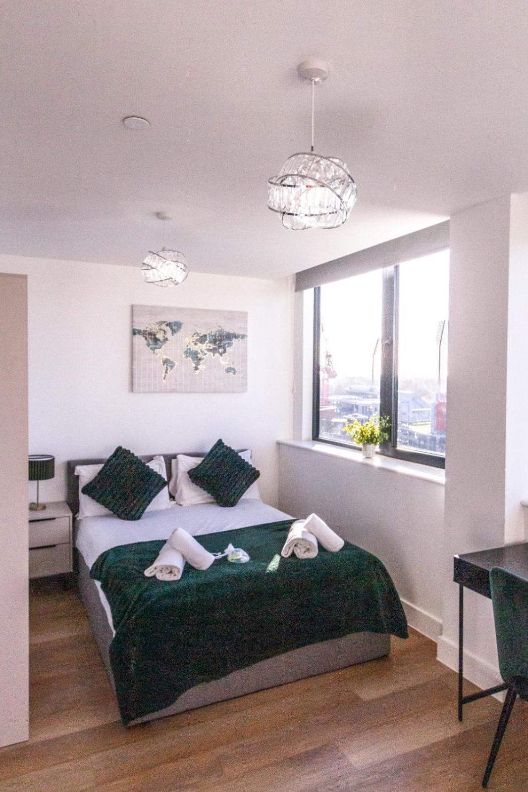Stylish Studio Apt Overlooking Old Trafford แมนเชสเตอร์ ภายนอก รูปภาพ